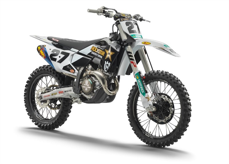 Lead the way on the Husqvarna 2023 FC 450 Rockstar Edition